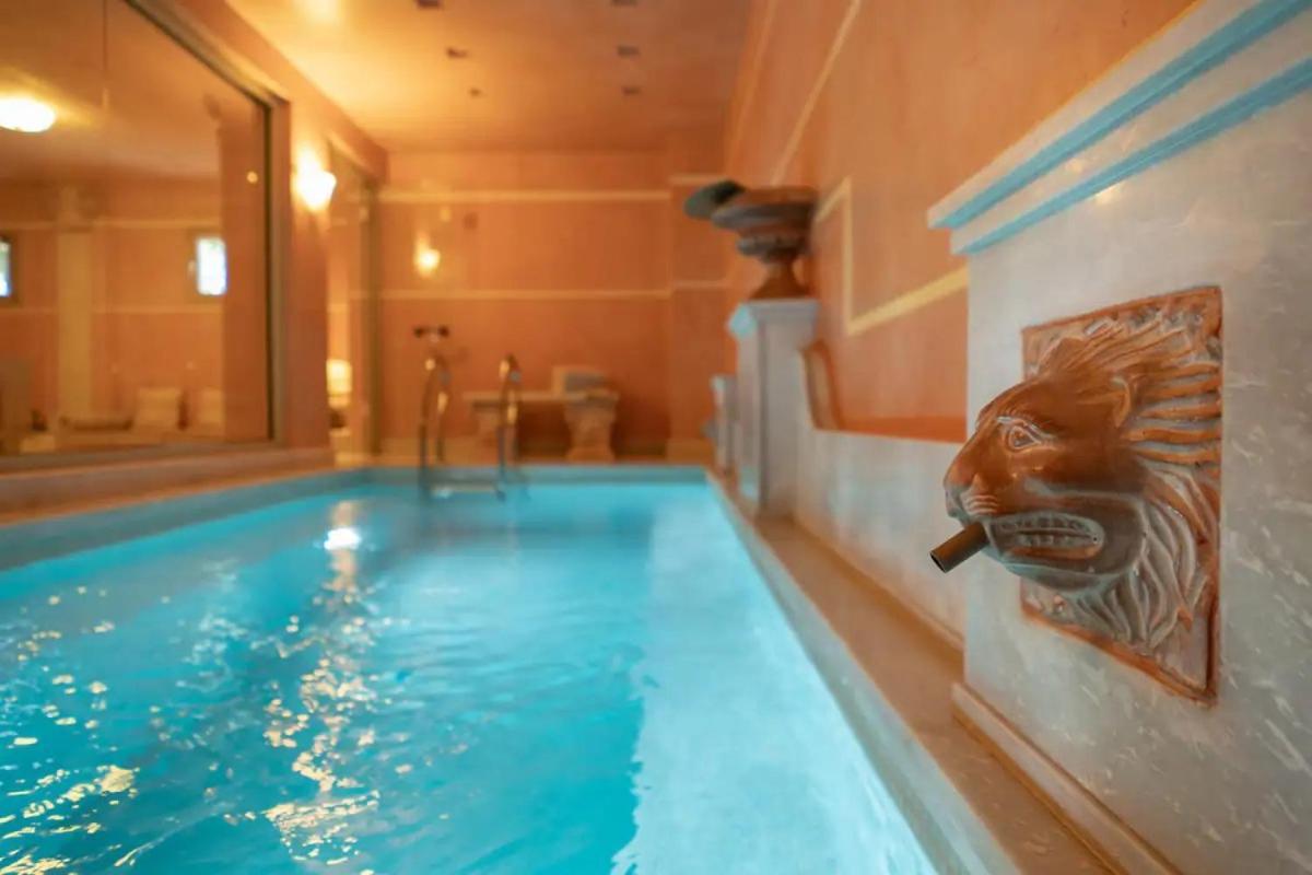 Unique Room With Indoor Pool & Attic Alli Meria المظهر الخارجي الصورة