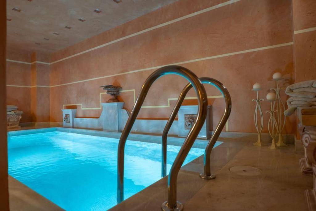 Unique Room With Indoor Pool & Attic Alli Meria المظهر الخارجي الصورة