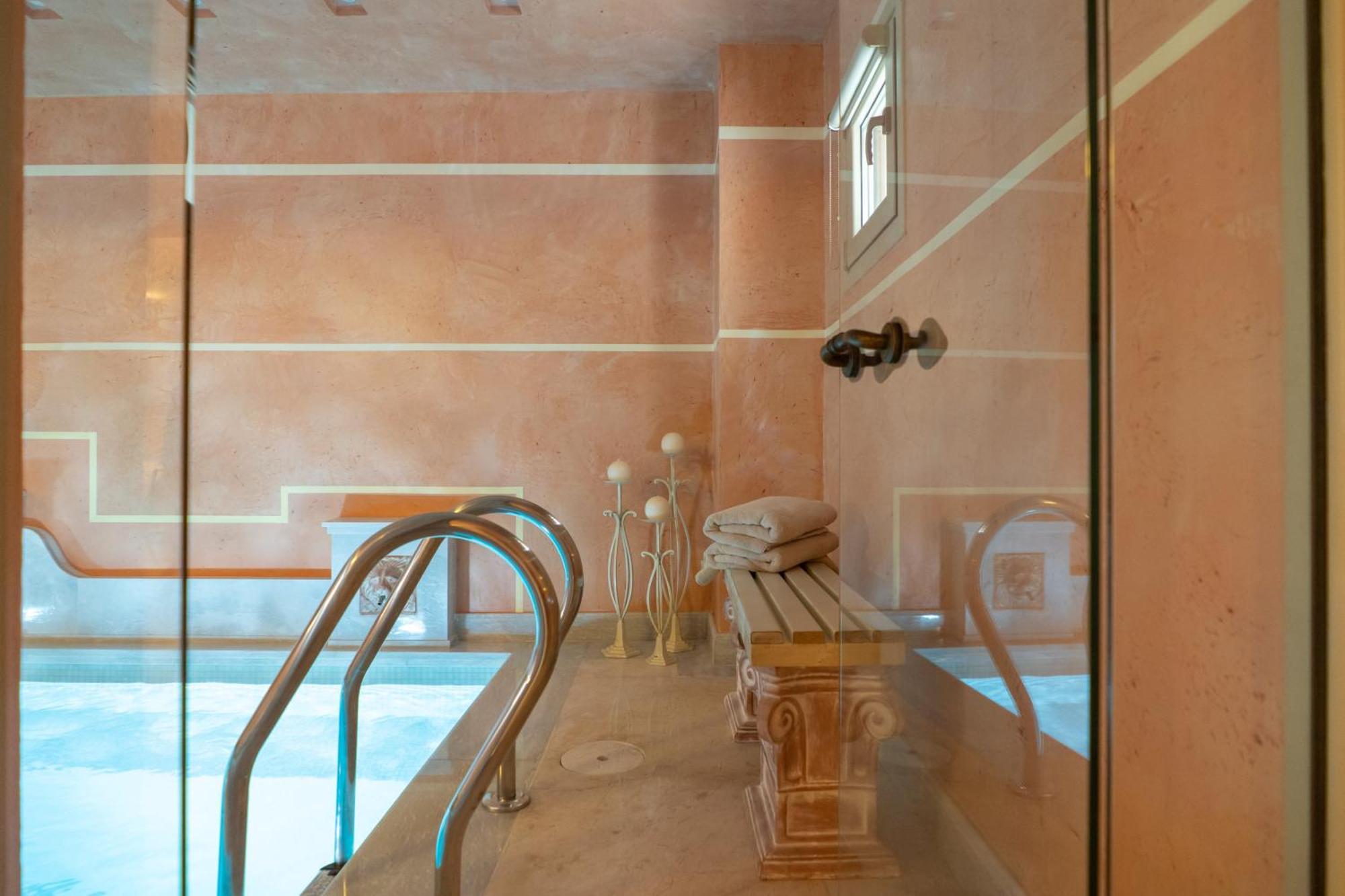 Unique Room With Indoor Pool & Attic Alli Meria المظهر الخارجي الصورة