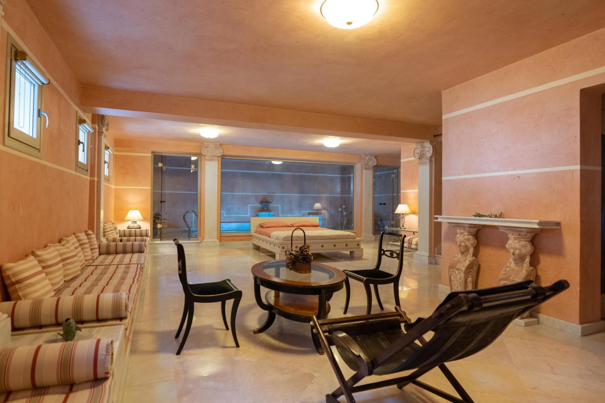 Unique Room With Indoor Pool & Attic Alli Meria المظهر الخارجي الصورة